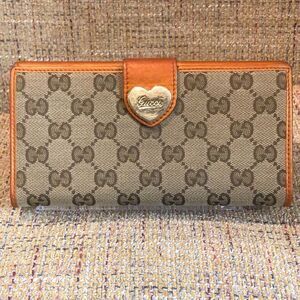 GUCCI GG Monogram Canvas & Leather Heart Clasp Full Length Continental Wallet